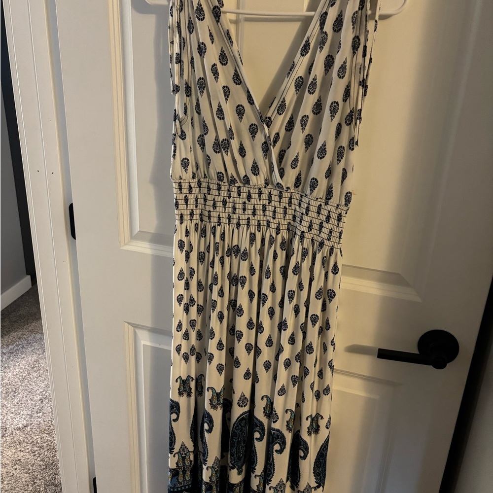 Blue and White Sleeveless Dress
